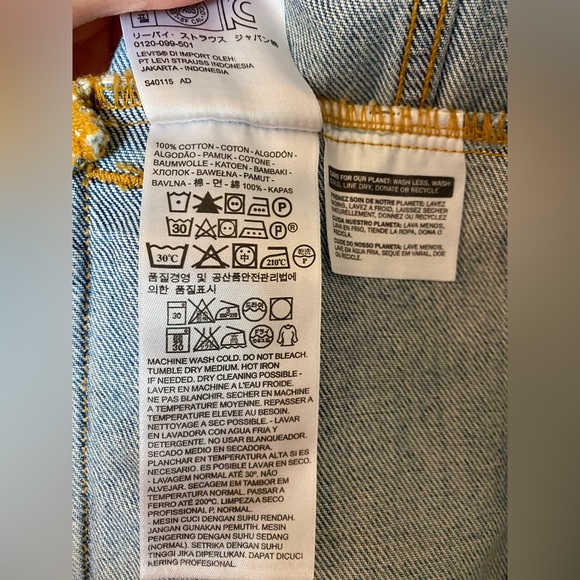 Levi’s Denim Jacket - Picture 4 of 5